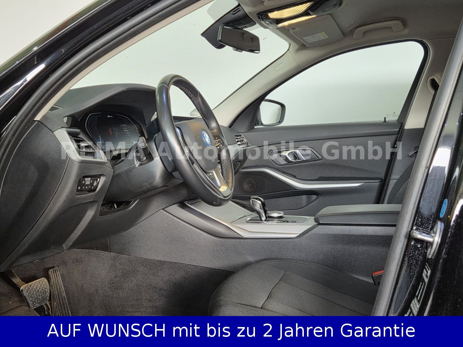 Fahrzeugabbildung BMW 330e Touring  Advantage, Laser, HUD, ACC