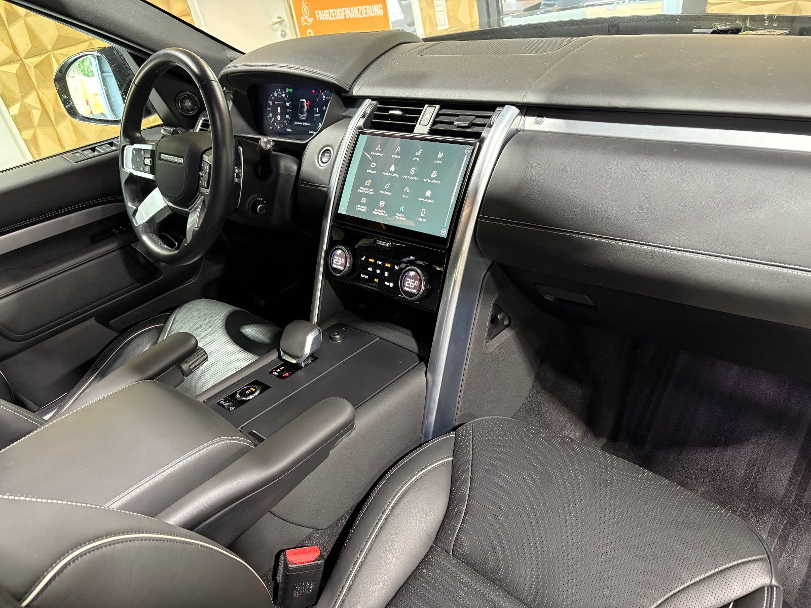 Fahrzeugabbildung Land Rover Discovery 5 R-Dynamic HSE D300 AWD/7-SITZ/PANO/