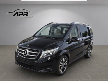 Mercedes V 220 - 1