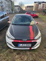 Hyundai i20 1.2 Benzin | Schaltgetriebe  | TÜV Neu - Hyundai i20 Gebrauchtwagen in Chemnitz
