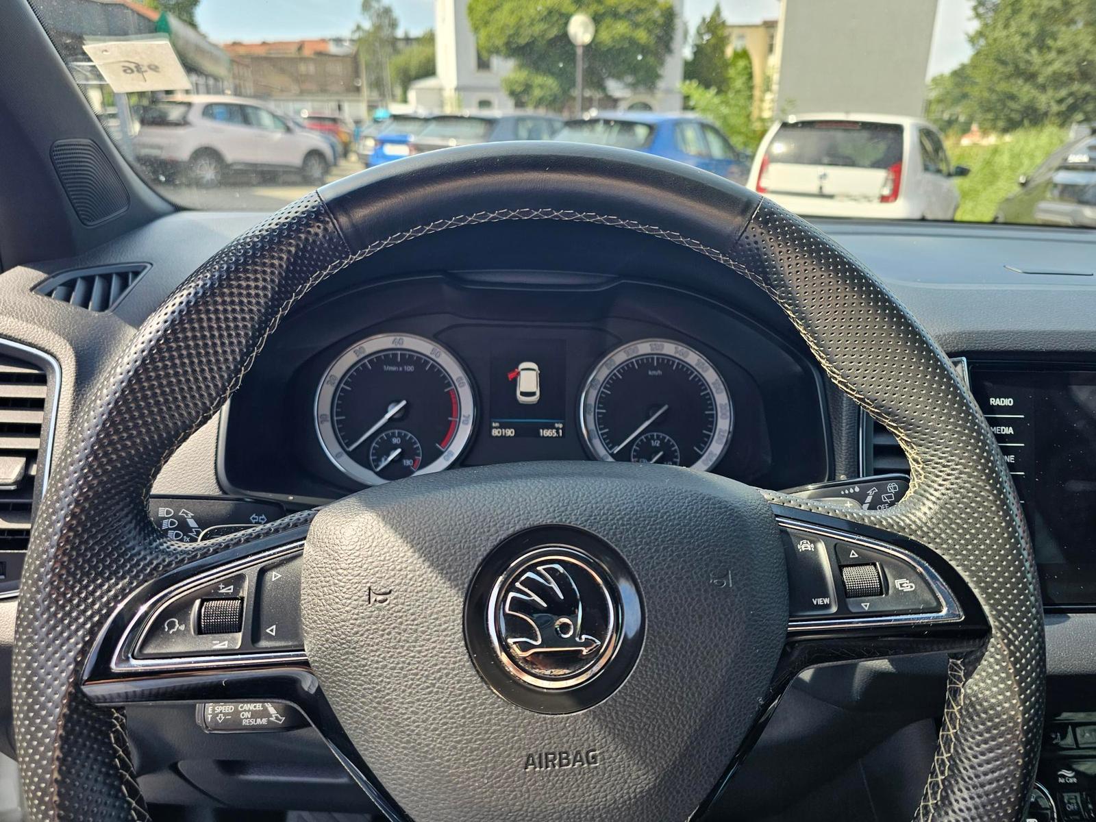 Skoda Karoq 1.5 TSI DSG Sportline+NAVI+ACC+eKLAPPE+AHK