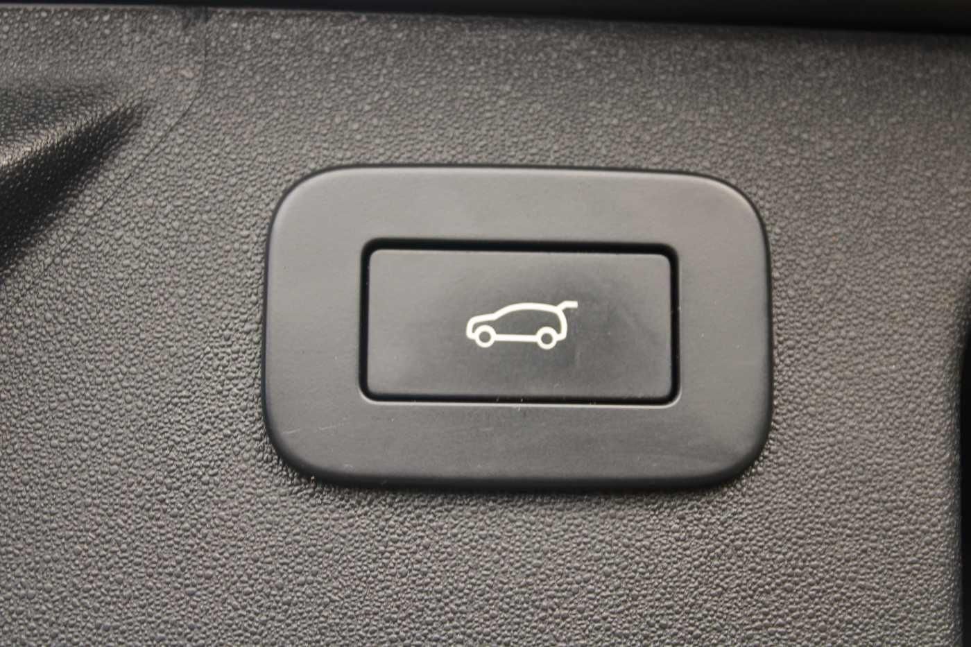 Fahrzeugabbildung Land Rover Discovery Sport Diesel D200 R-Dynamic SE