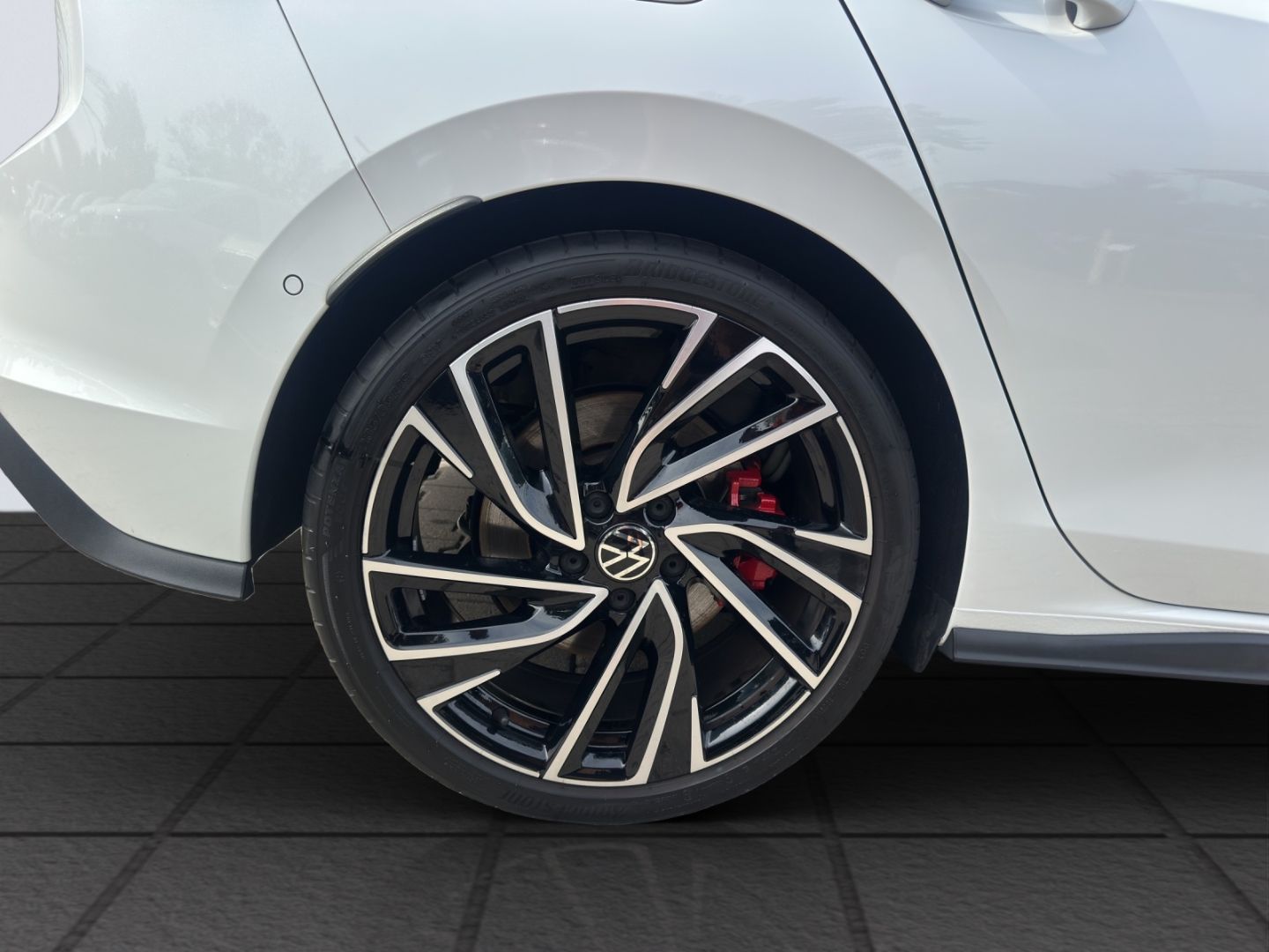 Golf GTI 2.0 TSI DSG 180kW LED AHZV Sitzheizung 