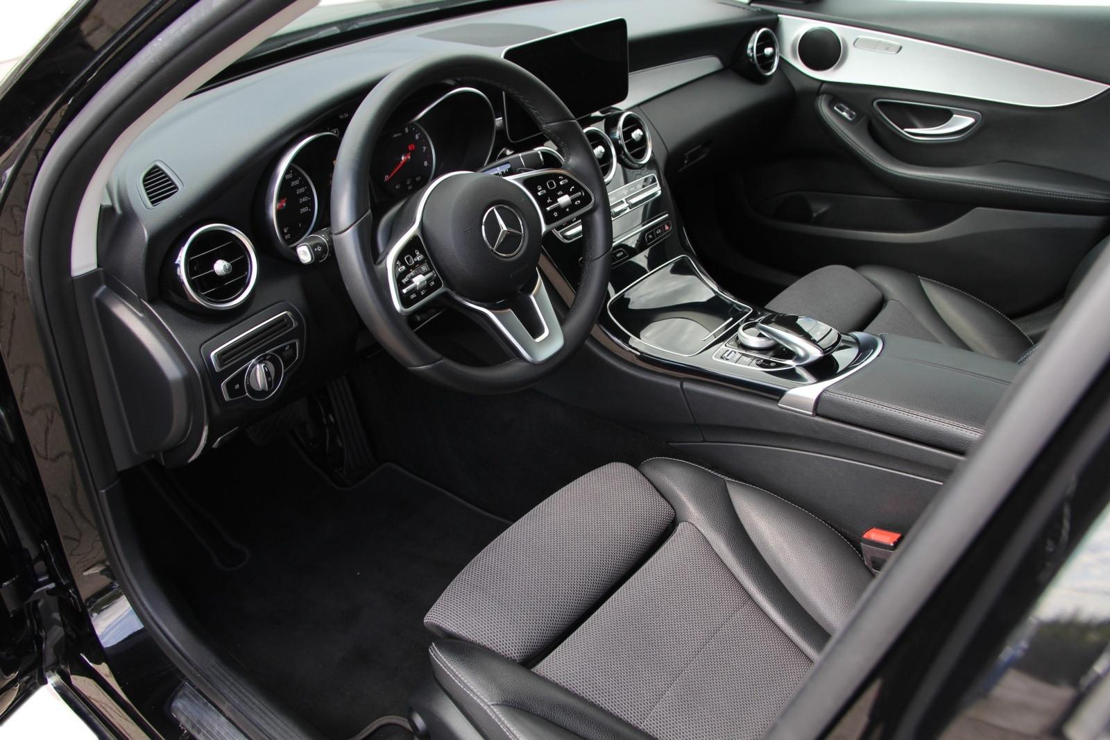 Mercedes-Benz C 180CGI Avantgarde /LED/AHK/ Kamera/ 83tkm