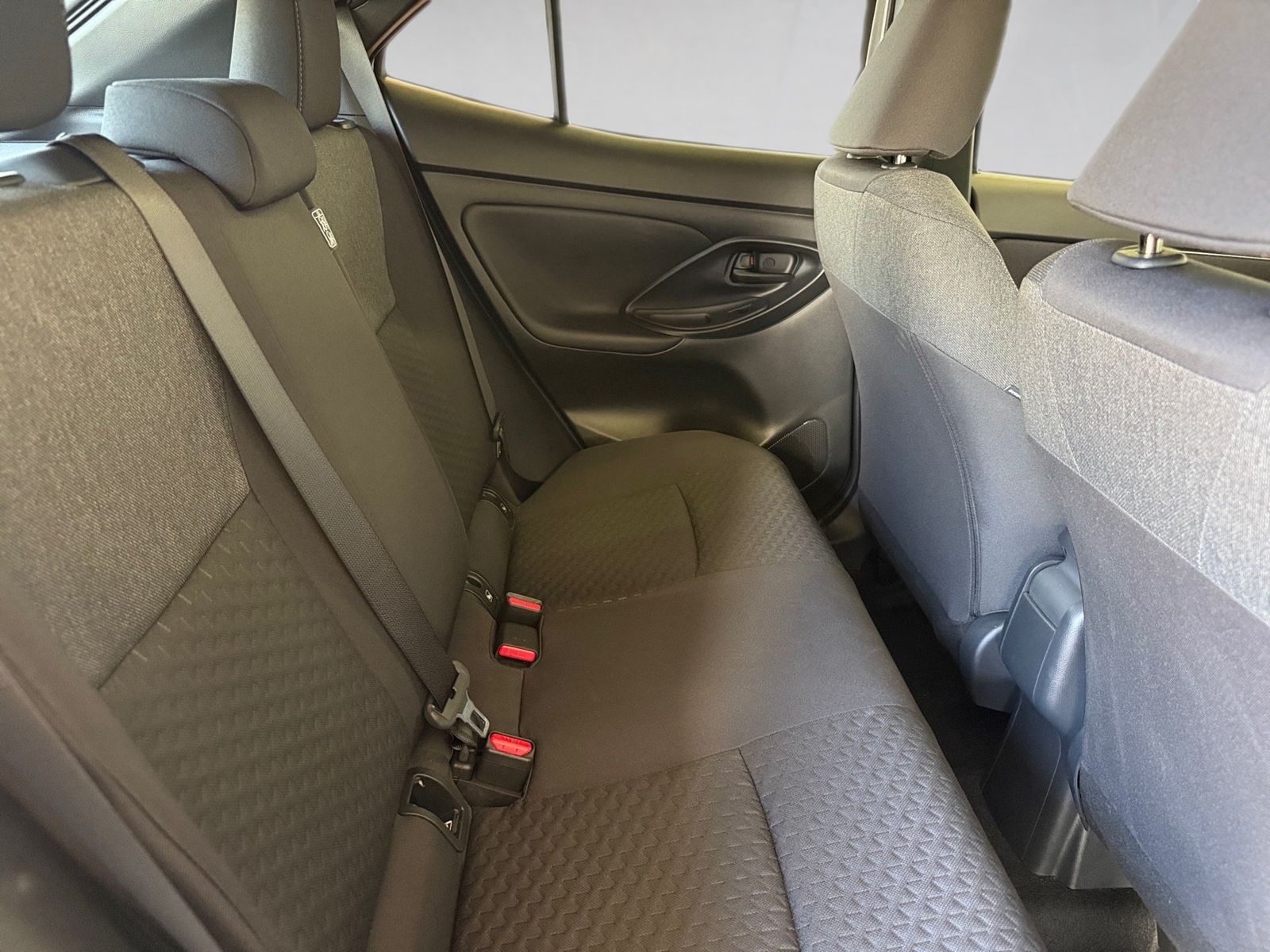 Fahrzeugabbildung Toyota Yaris Cross 1.5 Hybrid Teamplayer KlimaA,LED,SHZ