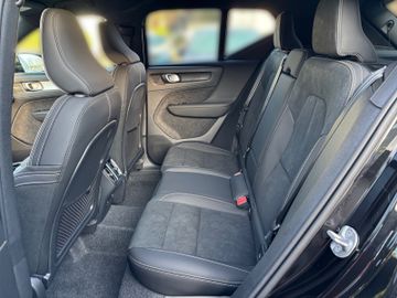Volvo XC40 Plus Black Edition 2WD*Licht-P*360°*