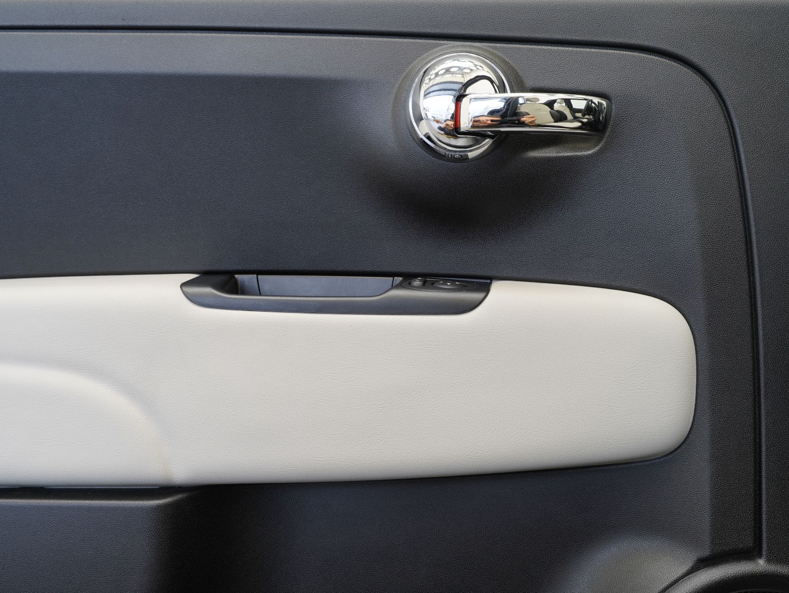 Fahrzeugabbildung Fiat 500C Dolcevita Cabrio