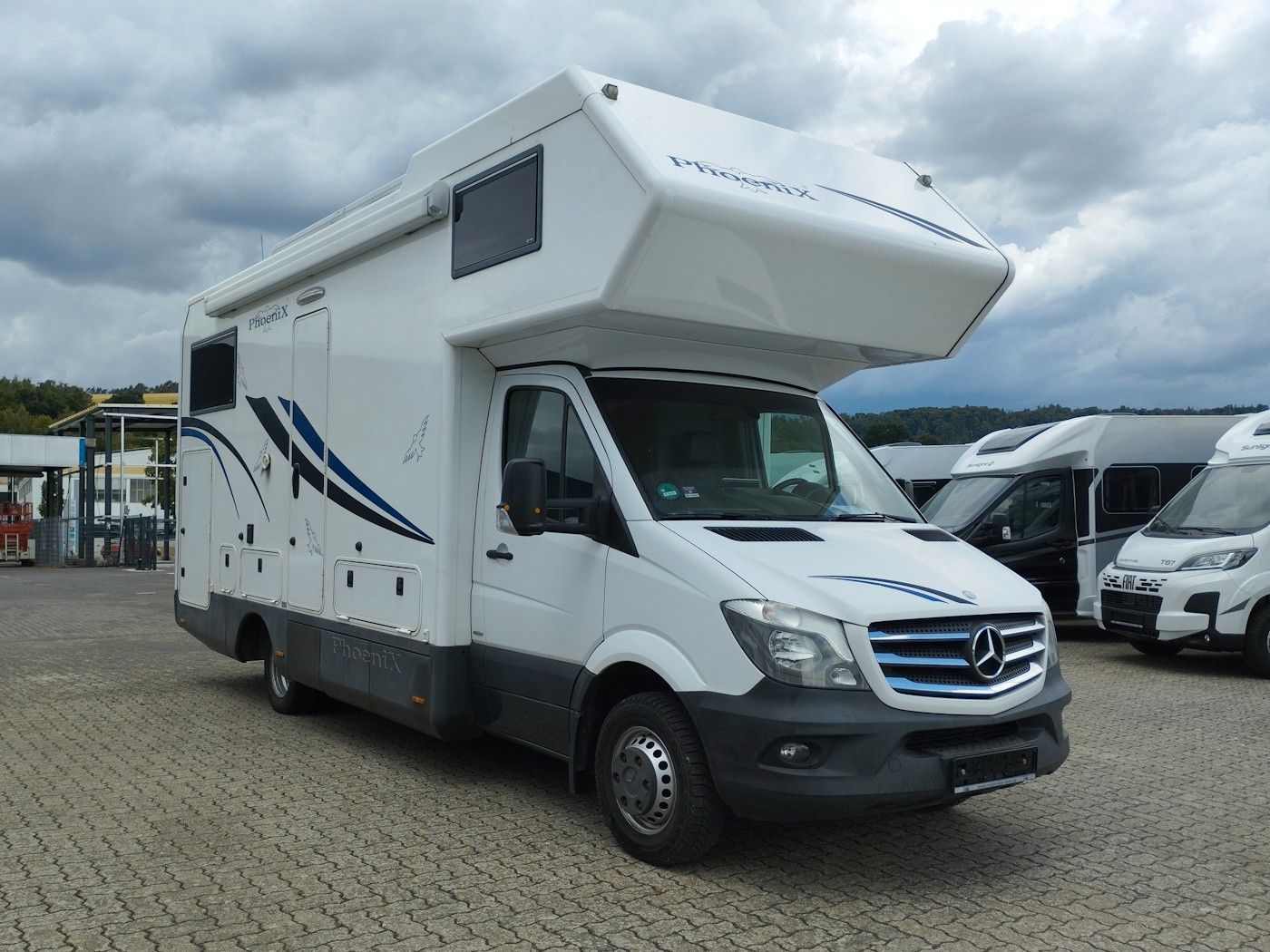 Fahrzeugabbildung Phoenix Alkoven 7100 RSL 2xLithium AHK Solar Kamera NAVI