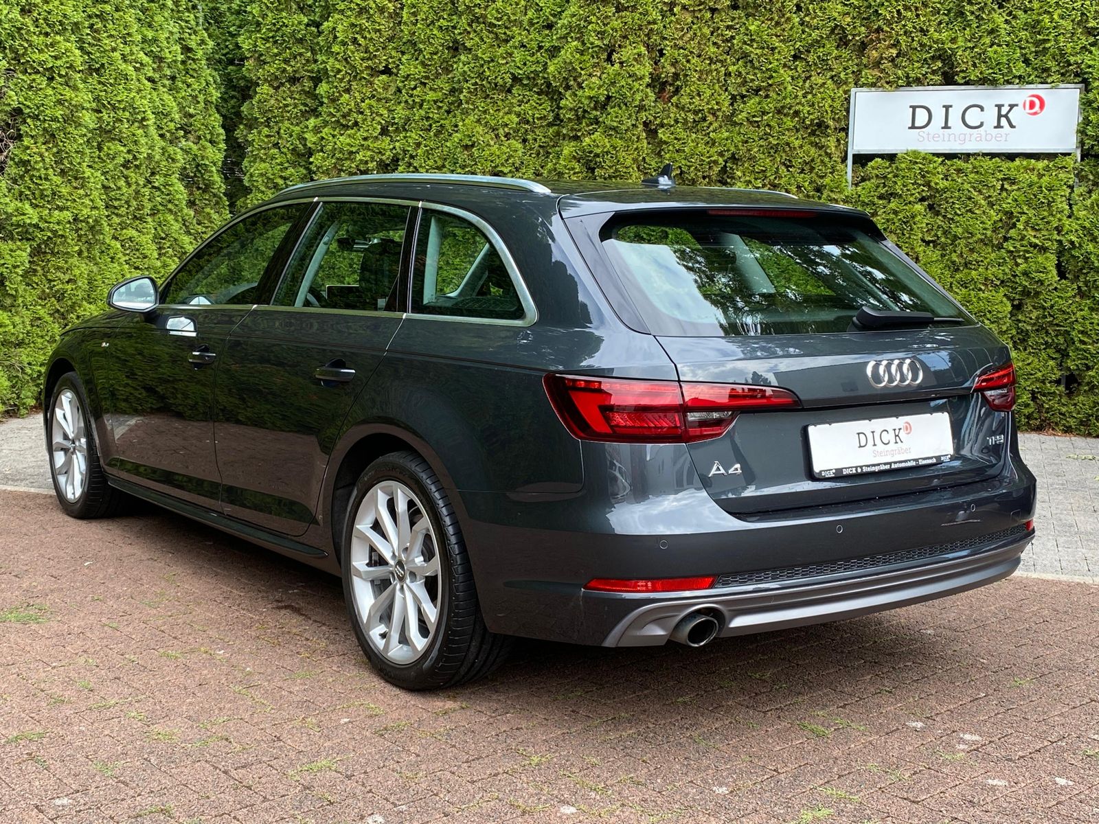 Fahrzeugabbildung Audi A4 1.4 TFSI Aut. S-LINE SPORT NAV+LED+SHZ+TEMP+