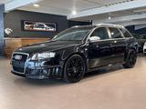 Audi RS4 4.2 V8 quattro Avant SCHALENSITZE BOSE NAVI - Audi RS4: Schwarz