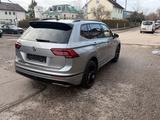 Volkswagen Tiguan Allspace R-L ine TDI SCR 176kW DSG 4MOTIO - VW Tiguan Allspace Gebrauchtwagen in München