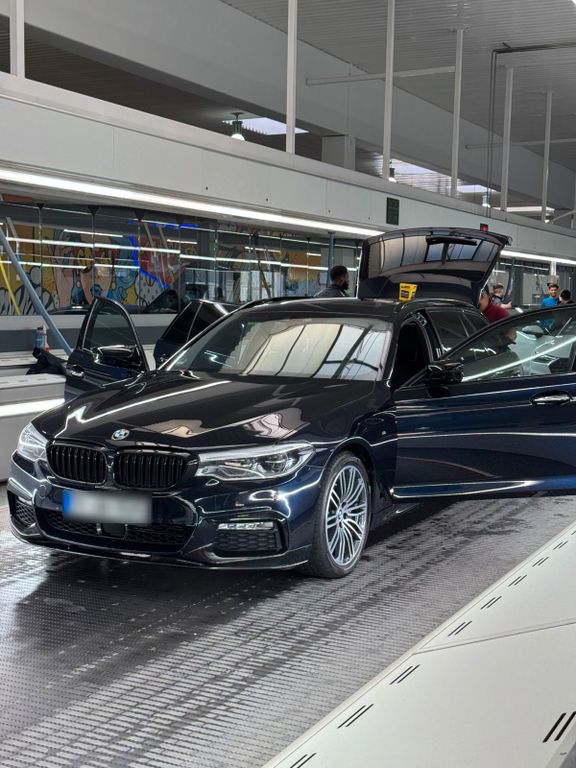 Image of BMW 530