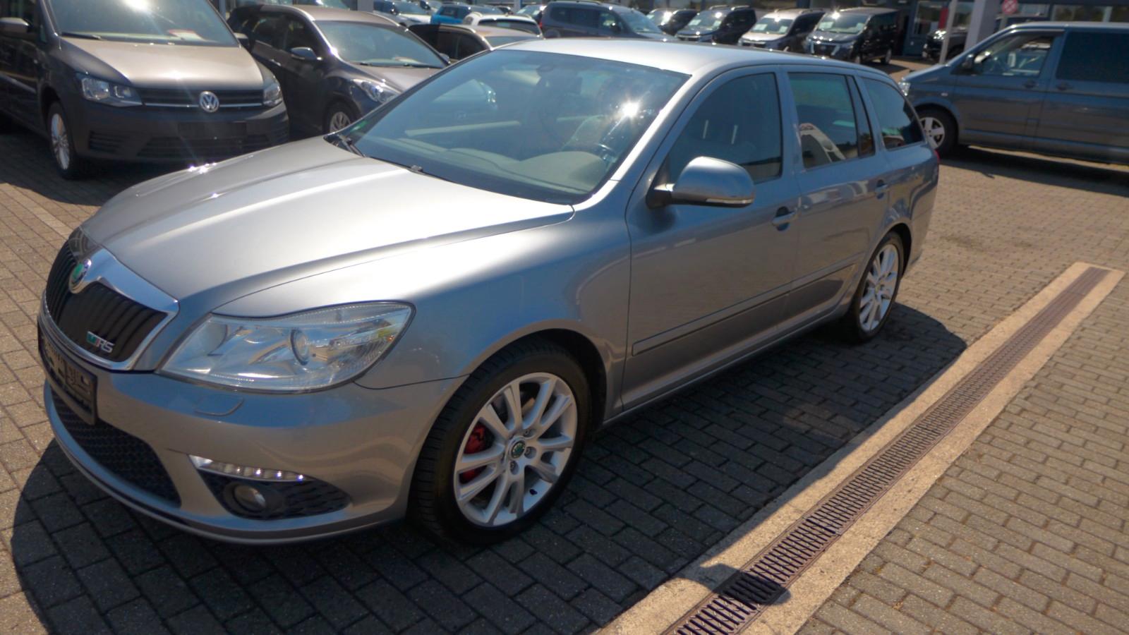 Skoda Octavia 2012 — interior