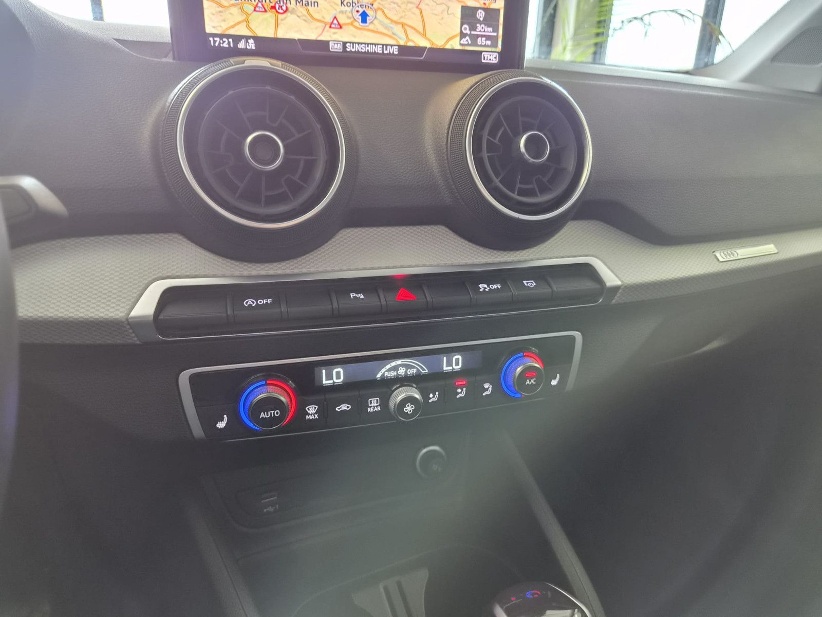 Fahrzeugabbildung Audi Q2 35 TFSI advanced / KLIMA / GARANTIE /