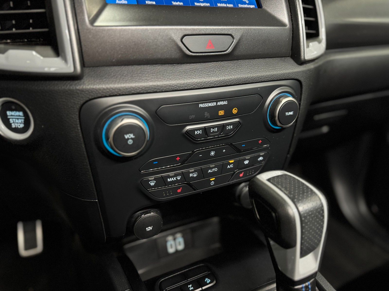 Fahrzeugabbildung Ford Ranger 2.0TDCi Panther Raptor DoKa 4x4 Standhzg.