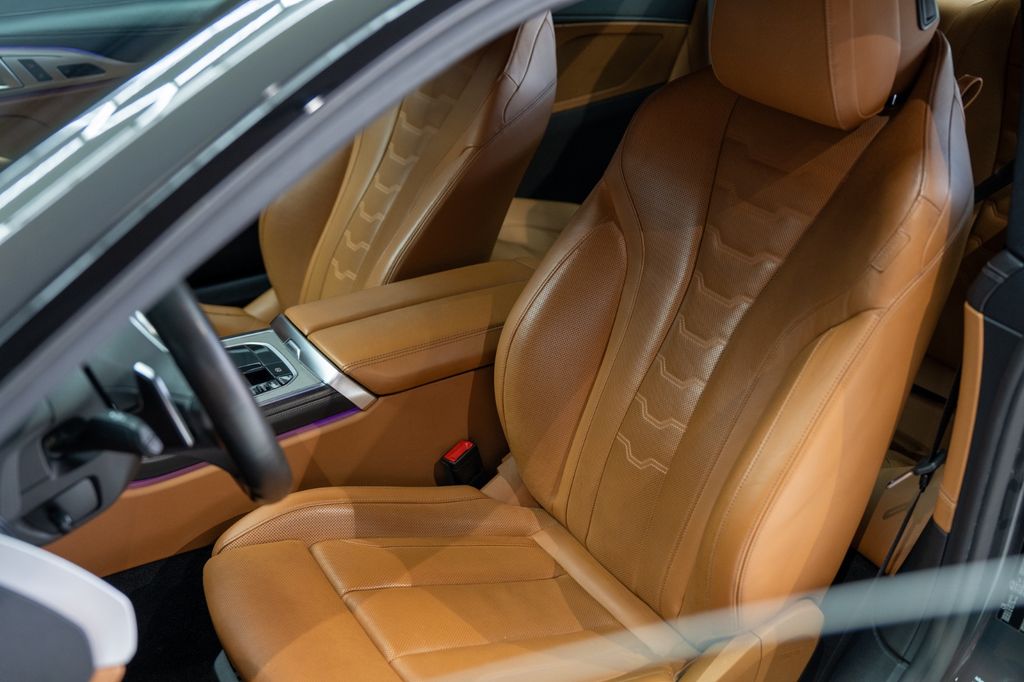 BMW 840 i Coupe M Sport*COGNAC*LEDER*20ZOLL*SHADOW* BMW 840 i Coupe M Sport*COGNAC*LEDER*20ZOLL*SHADOW*