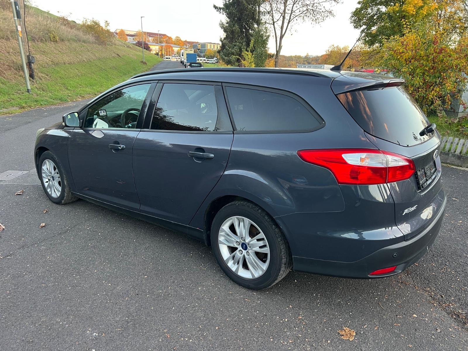 Ford Focus 2011 — photo 6