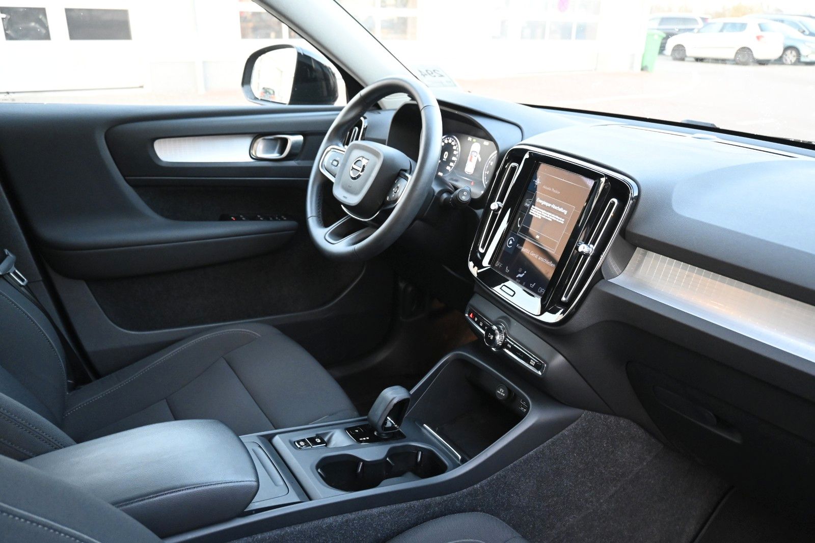 Fahrzeugabbildung Volvo XC40 T3 Benzin Momentum*RFK*FSHZG*