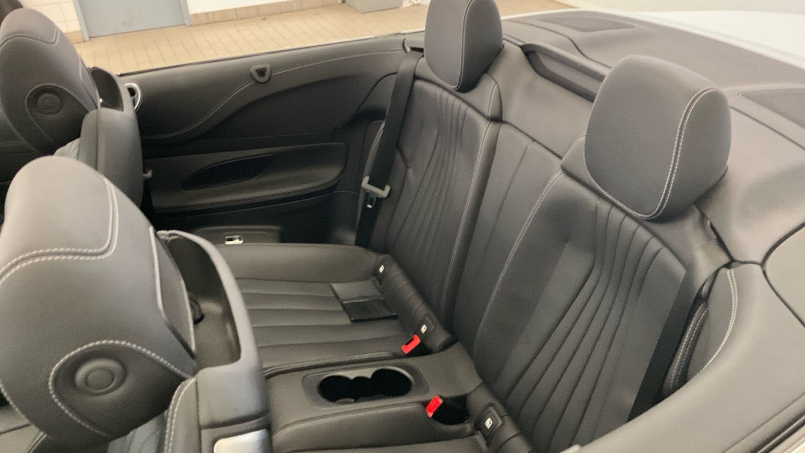 Fahrzeugabbildung Mercedes-Benz E 200 Cabrio 1.Hand AMG LED NAVI Ambiente Leder