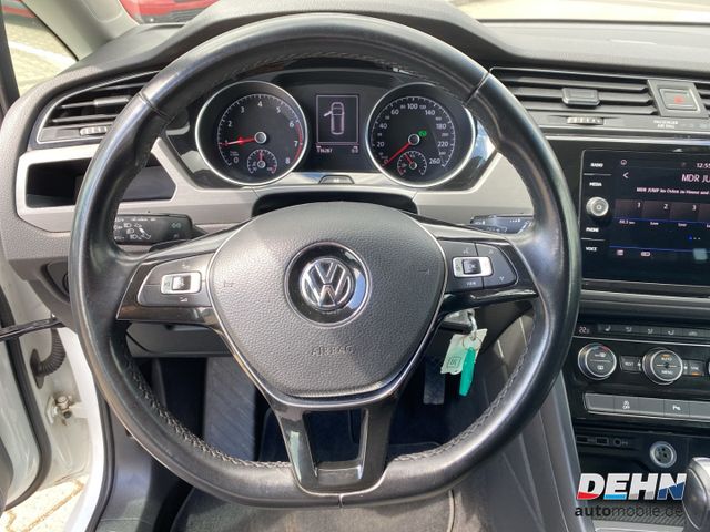 Volkswagen Touran 1.5 TSI Comfortline 7 Sitzer LEDNaviAHK