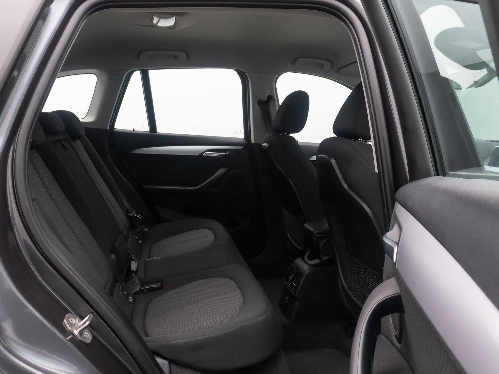 Fahrzeugabbildung BMW X1 xD25e ParkAssist DAB GeschwindigReg Navi LED