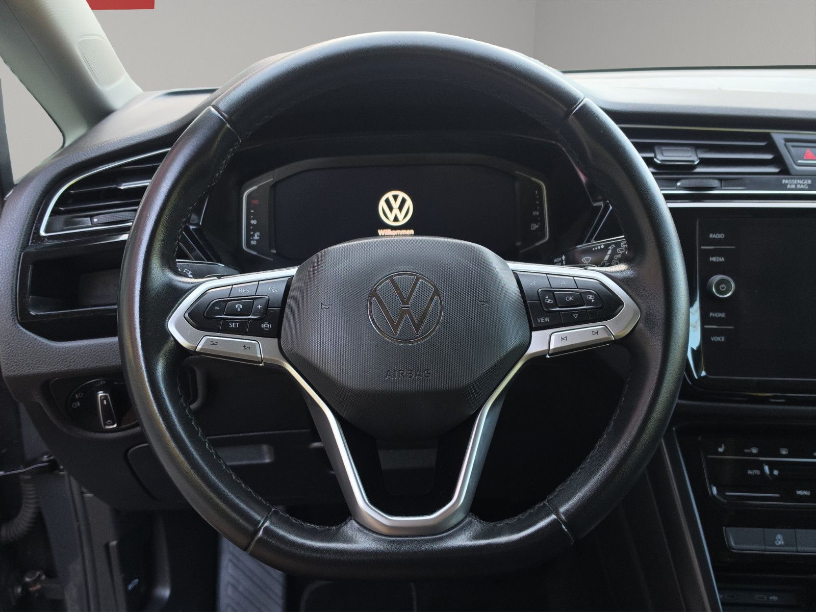 Fahrzeugabbildung Volkswagen Touran Highline BMT/Start-Stop AUTOMATIK 1.Hand