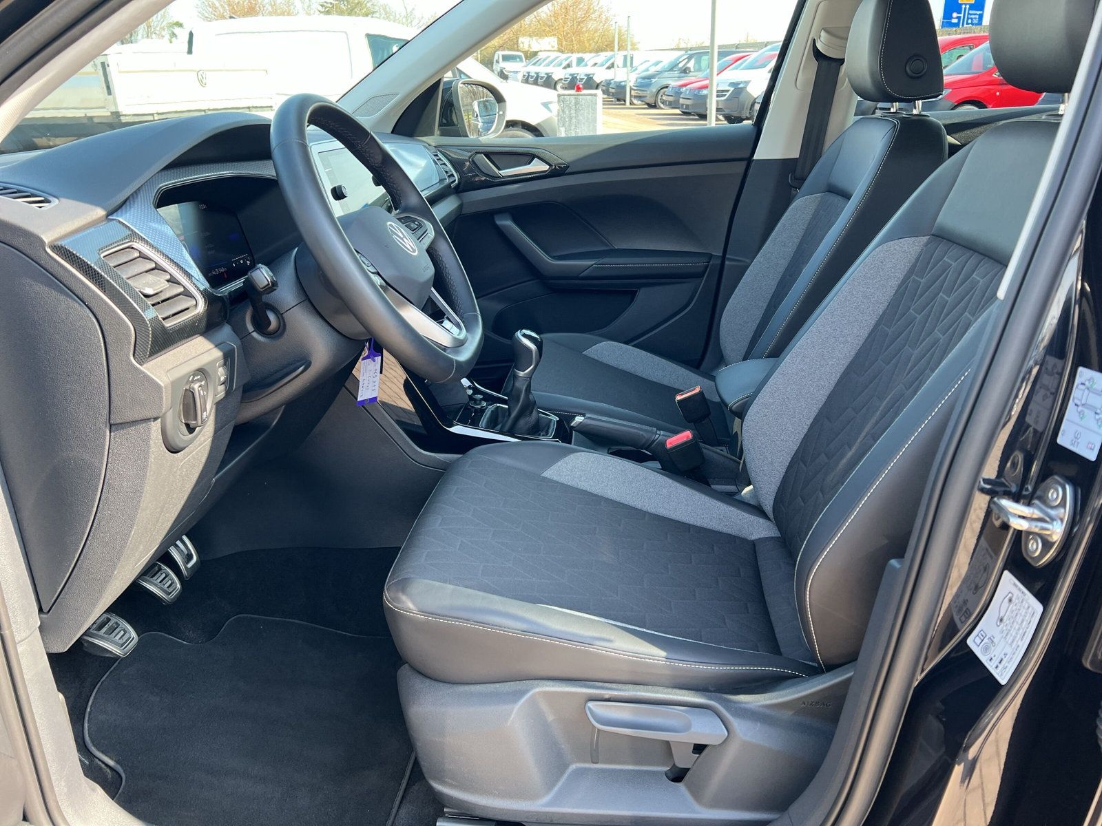 Volkswagen T-Cross - Bild 11