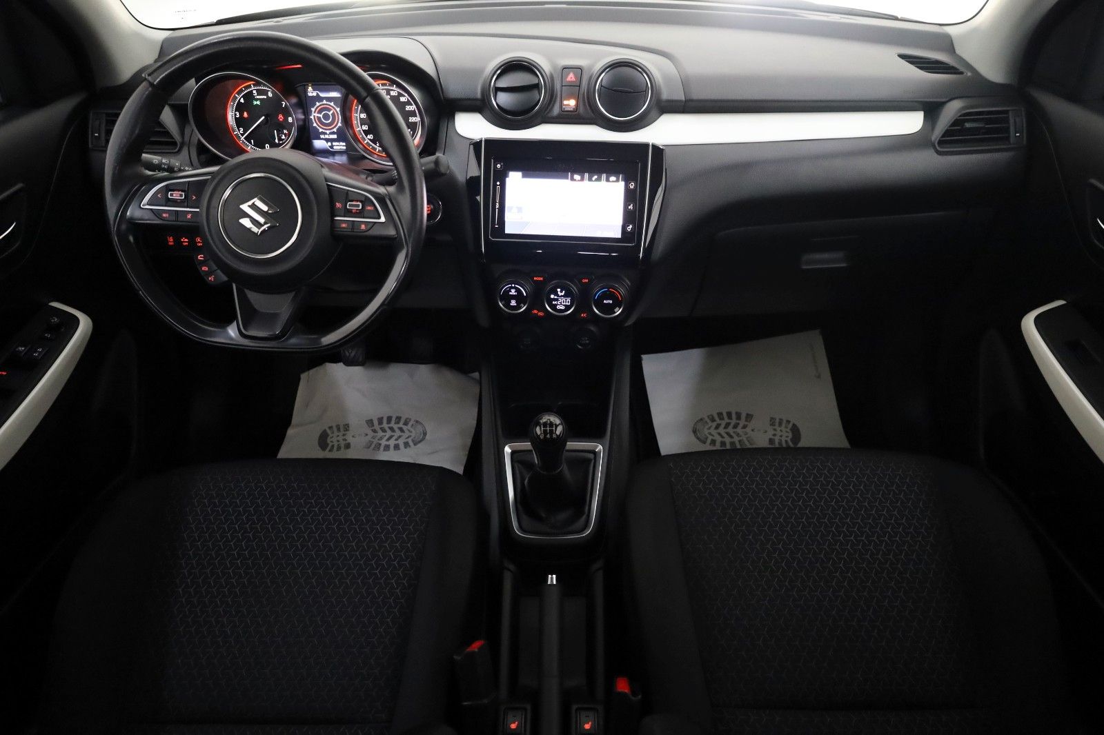 Fahrzeugabbildung Suzuki Swift Comfort, Navi, Kamera, 8 fach Aluräder