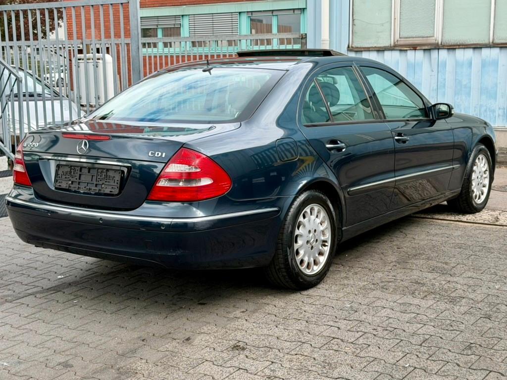 Mercedes-Benz E 220 CDI Elegance Automatik