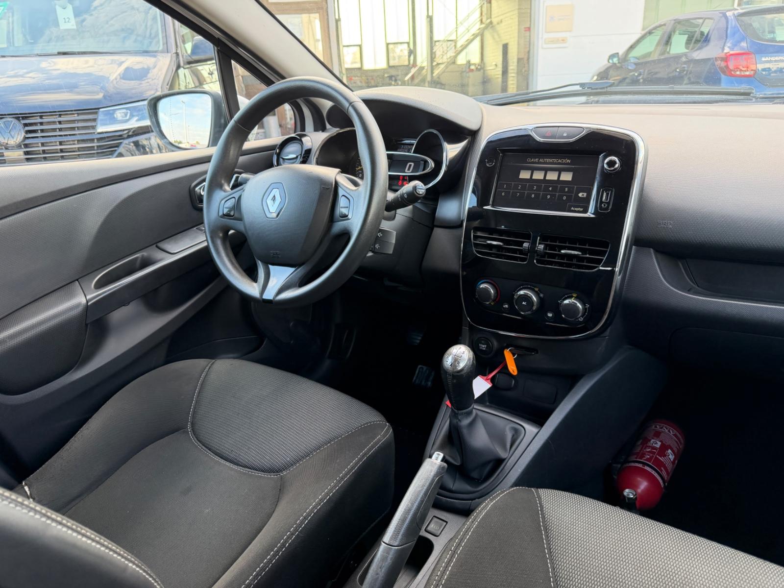 Renault Clio 2013 — photo 15