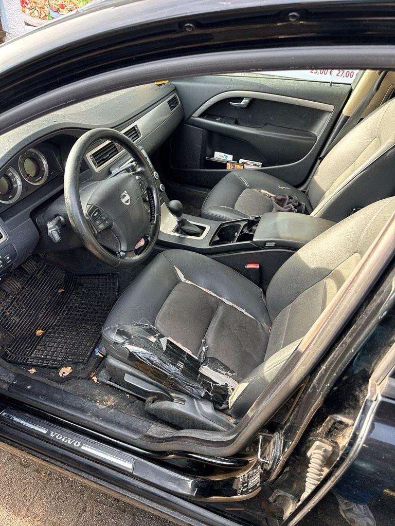 Volvo V70 2008 — photo 11