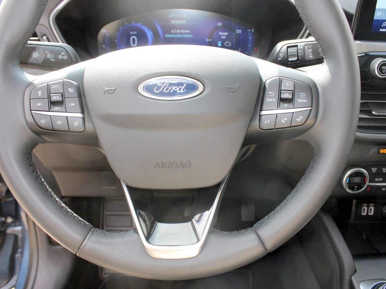 Fahrzeugabbildung Ford Kuga Plug-In Hybrid Titanium X 2,5 Duratec