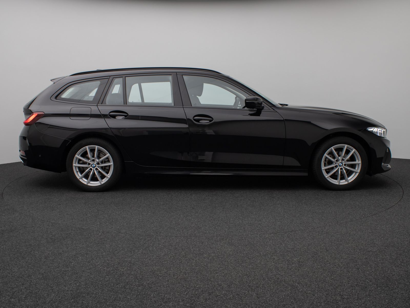 Fahrzeugabbildung BMW 318i Kamera DAB Sportlenkrad CockPit+ Alarm LED