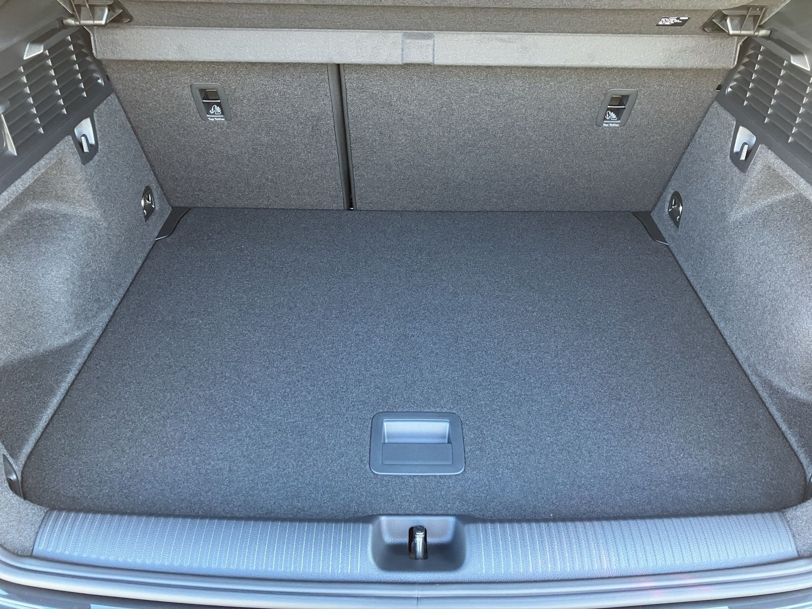 Fahrzeugabbildung Audi Q2 35 TFSI advanced S-tronic Matrix AHK AVC GRA
