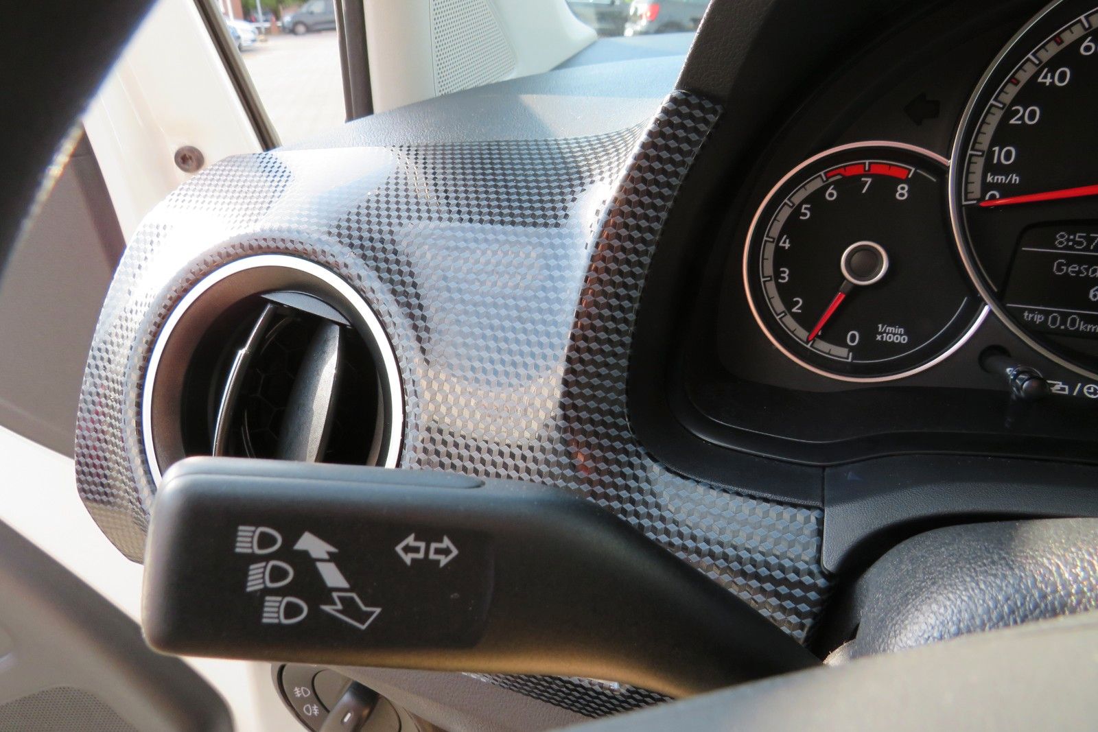 Fahrzeugabbildung Volkswagen up!  SITZHEIZUNG KLIMA 4-TÜREN NEBEL GJ 1.H