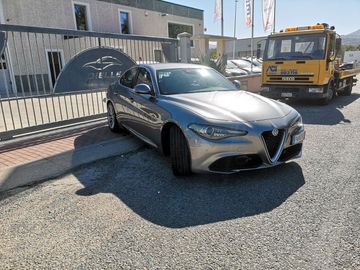 Alfa-Romeo Giulia - 8