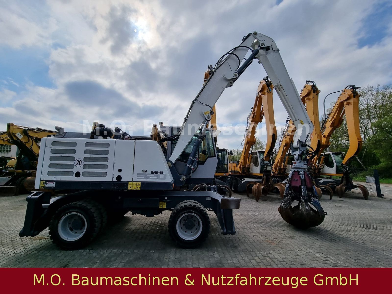 Fahrzeugabbildung Terex Fuchs MHL 320 / AC /  Polypgreifer