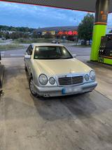 Mercedes-Benz Mercedes E320 Elegance 2. Hand - Mercedes-Benz E 320 in Karlsruhe