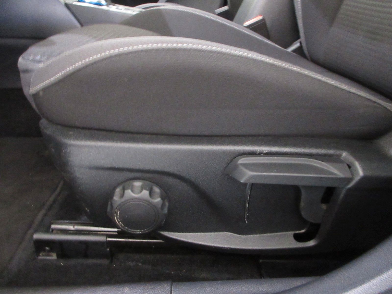 Fahrzeugabbildung Ford Focus Turnier 1.5D Cool & Conn LED/SHZ/LHZ