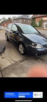 Volkswagen Golf 5 tüv neu kleiner Riss in der frontsc... - : Kleine