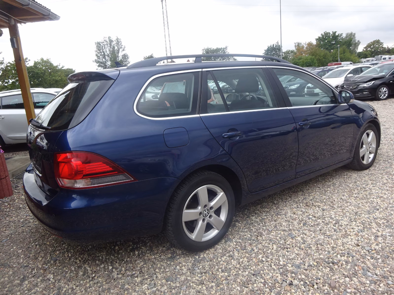 Volkswagen Golf 2010 — engine 1.598 cm³, 105 HP (77kW)