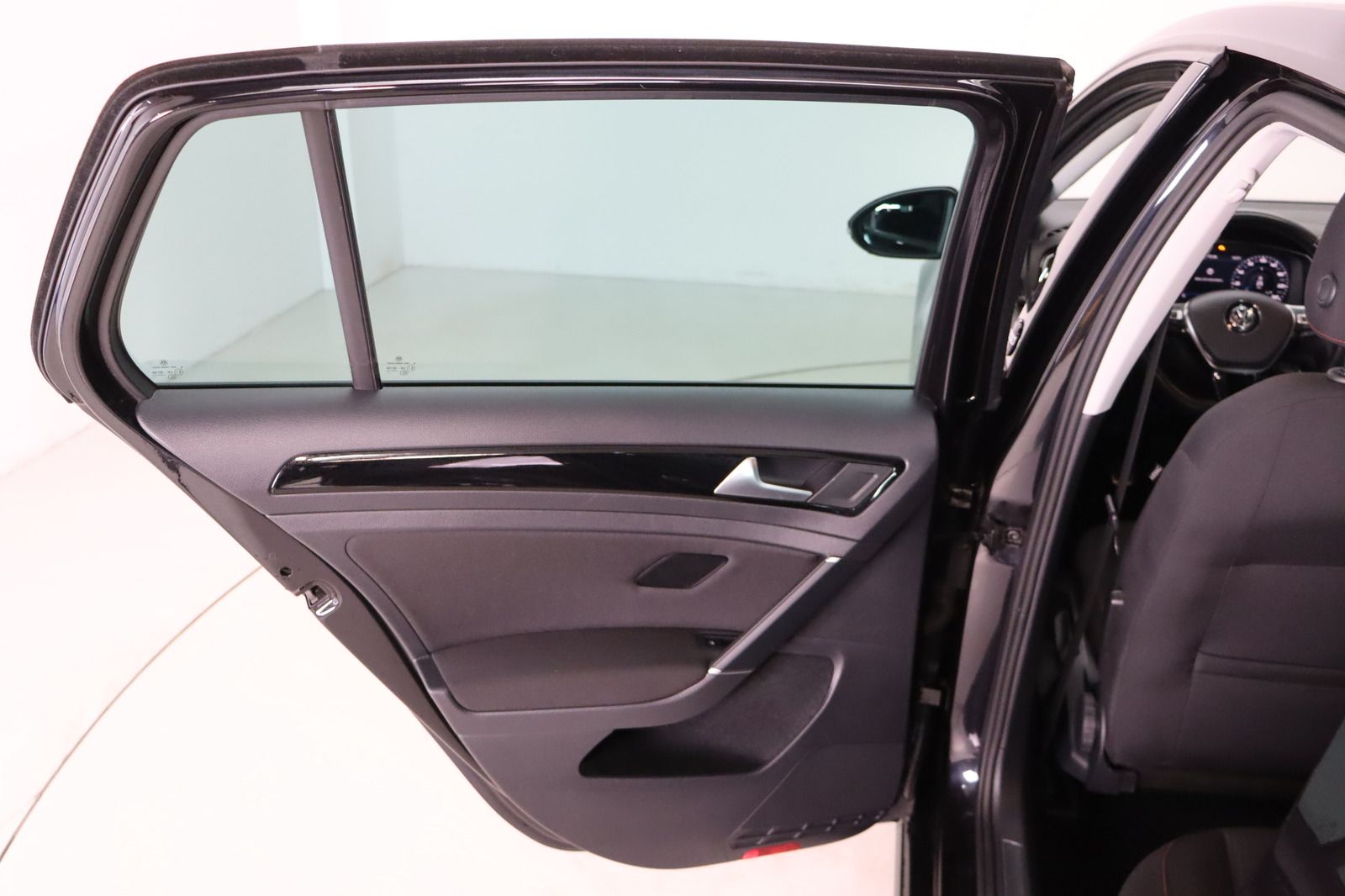 Fahrzeugabbildung Volkswagen Golf VII Sound * Standheizung * LED *