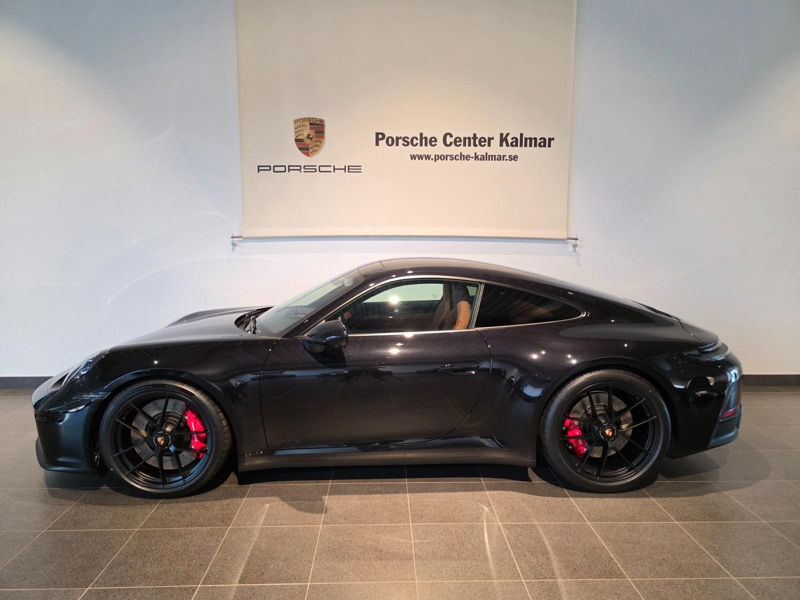 Porsche 992 Carrera 4 GTS Coupé 0 km New Car