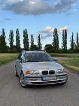 BMW e46 330i touring - BMW 330 aus 2000: 330i