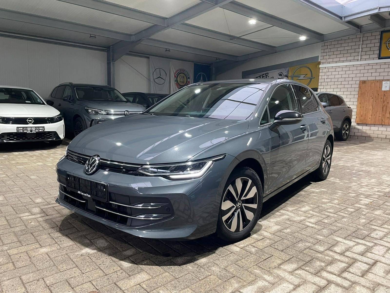 Volkswagen Golf VIII 1.5 eTSI Goal DSG ACC LED LHZ SHZ