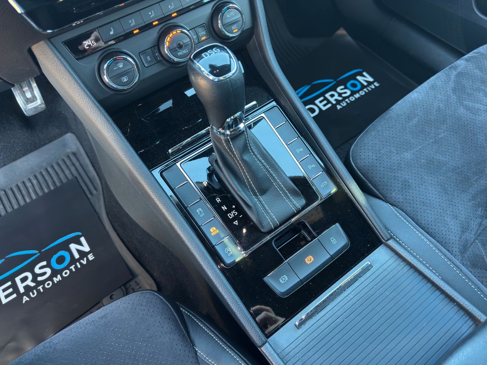 Fahrzeugabbildung SKODA SUPERB COMBI SPORTL 2.0TDI ACC MEMORY CANTON