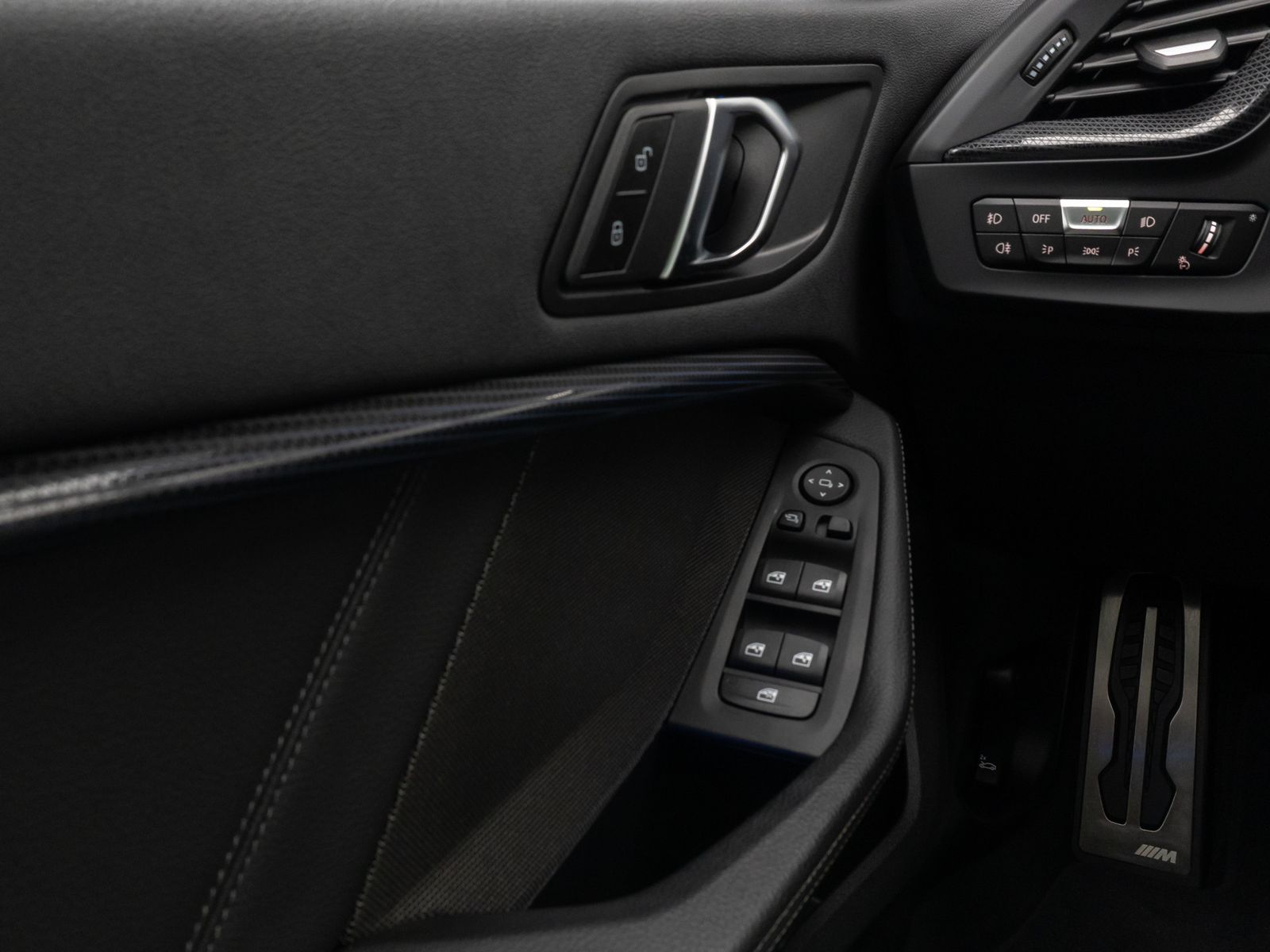 Fahrzeugabbildung BMW 120i M Sport Pro Panorama Kamera DAB H/K Komfort