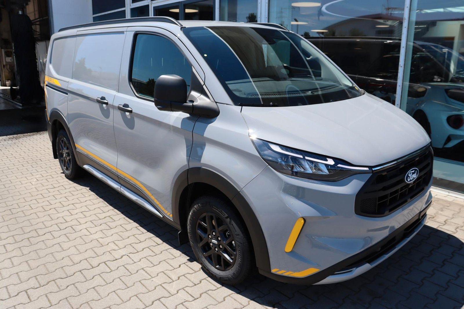 Ford Transit Custom Kasten Trail 320/L1 4x4 imagem 2