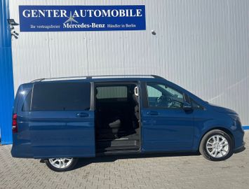 Mercedes V 220 - 10