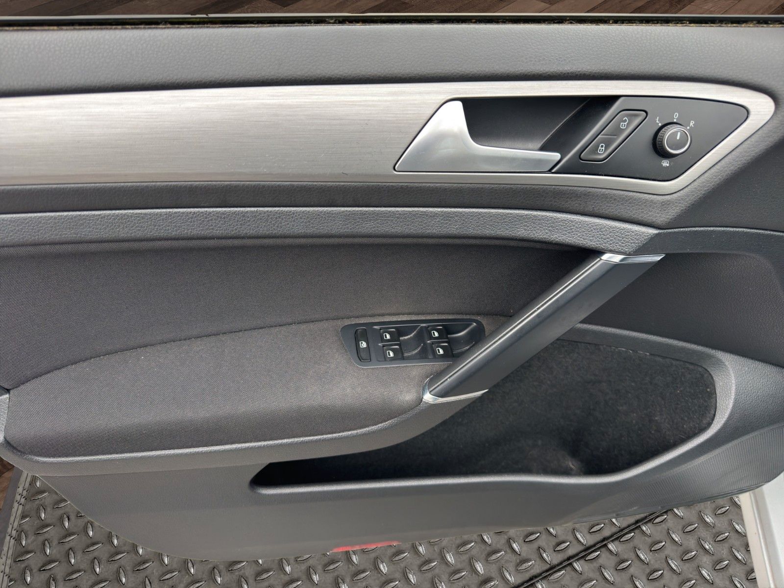 Fahrzeugabbildung Volkswagen Golf VII  Comfortline BMT Navi/Panorama/2X PDC /